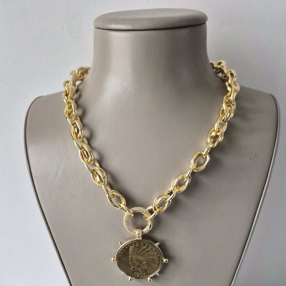 Elegant Gold Chain Necklace with Coin Pendant